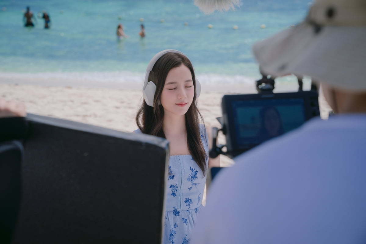 随着JISOO《月刊男友》在全球取得成功，人们对宿务的兴趣日益浓厚。游戏中细致的