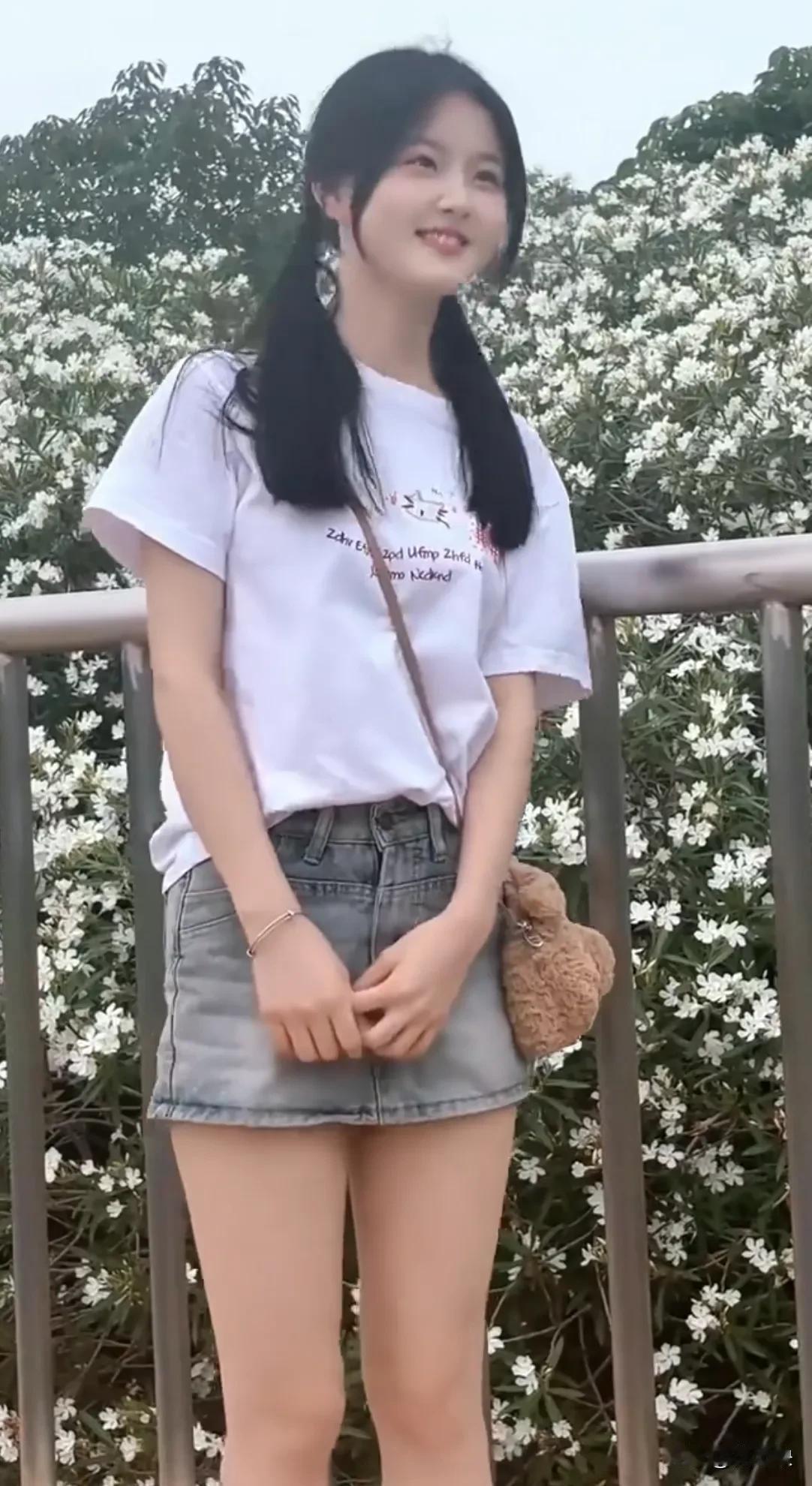 好可爱，好想抱回家，又怕踩缝纫机。