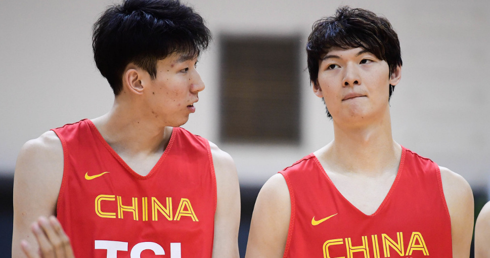 国字号中锋对决！记者：上海男篮新赛季首秀客战北京北汽据《东方体育日报》记者薛思佳
