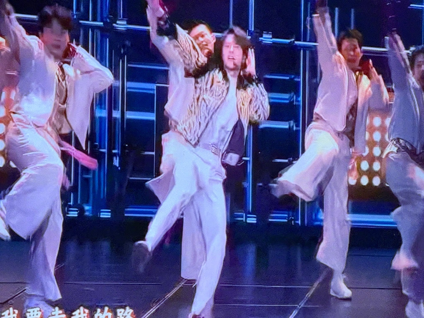 王一博真是个曼妙男孩春晚段子大考春晚