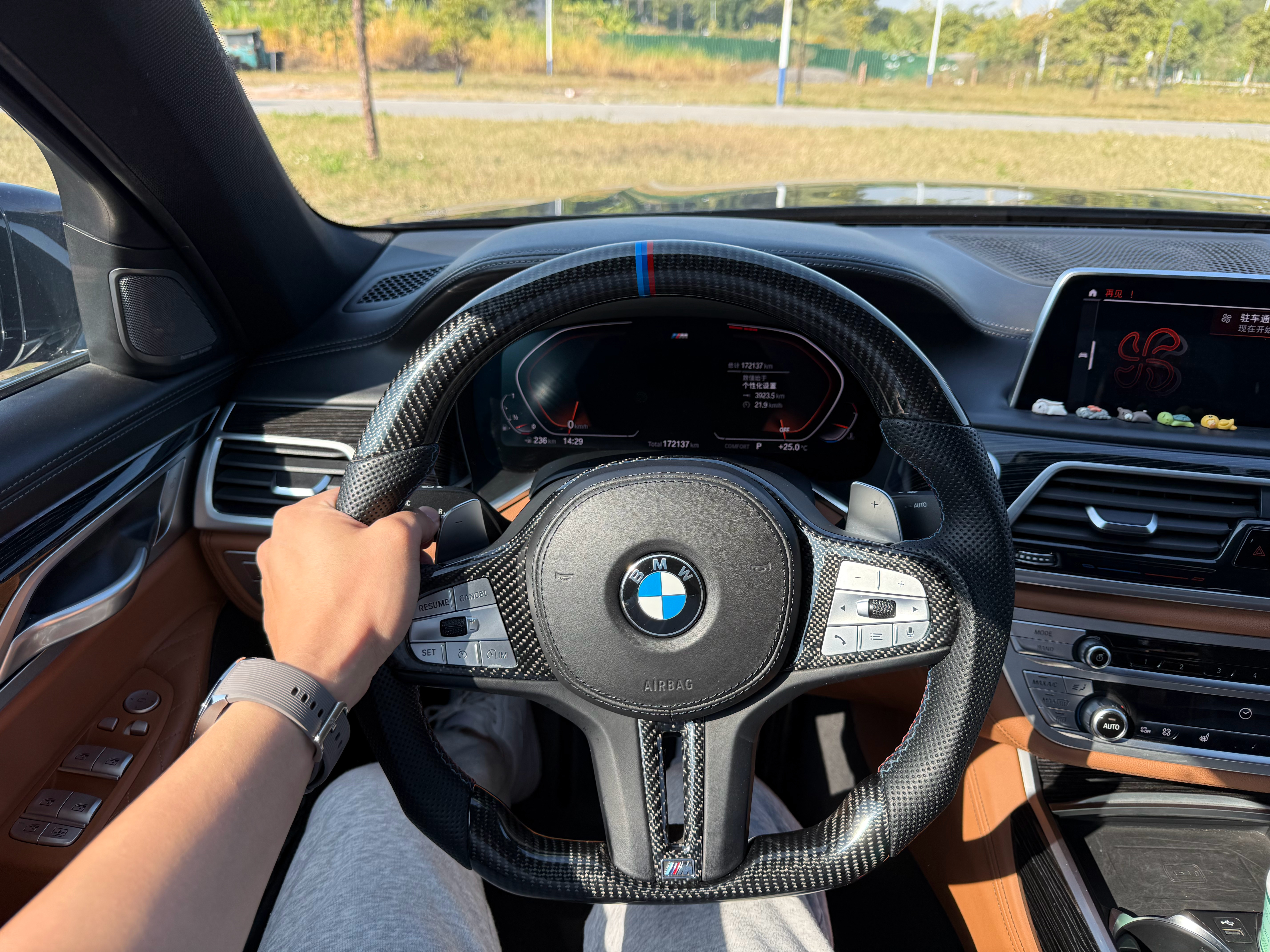 昨天小开了小宝马 740Li，B58 发动机绵密的呼吸感还是很有情绪价值的，刚空