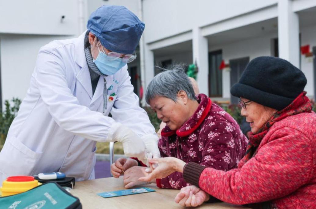 咸菜立大功？医生再次叮嘱：糖尿病患者吃咸菜时，多注意这4点。

说起咸菜，估计不