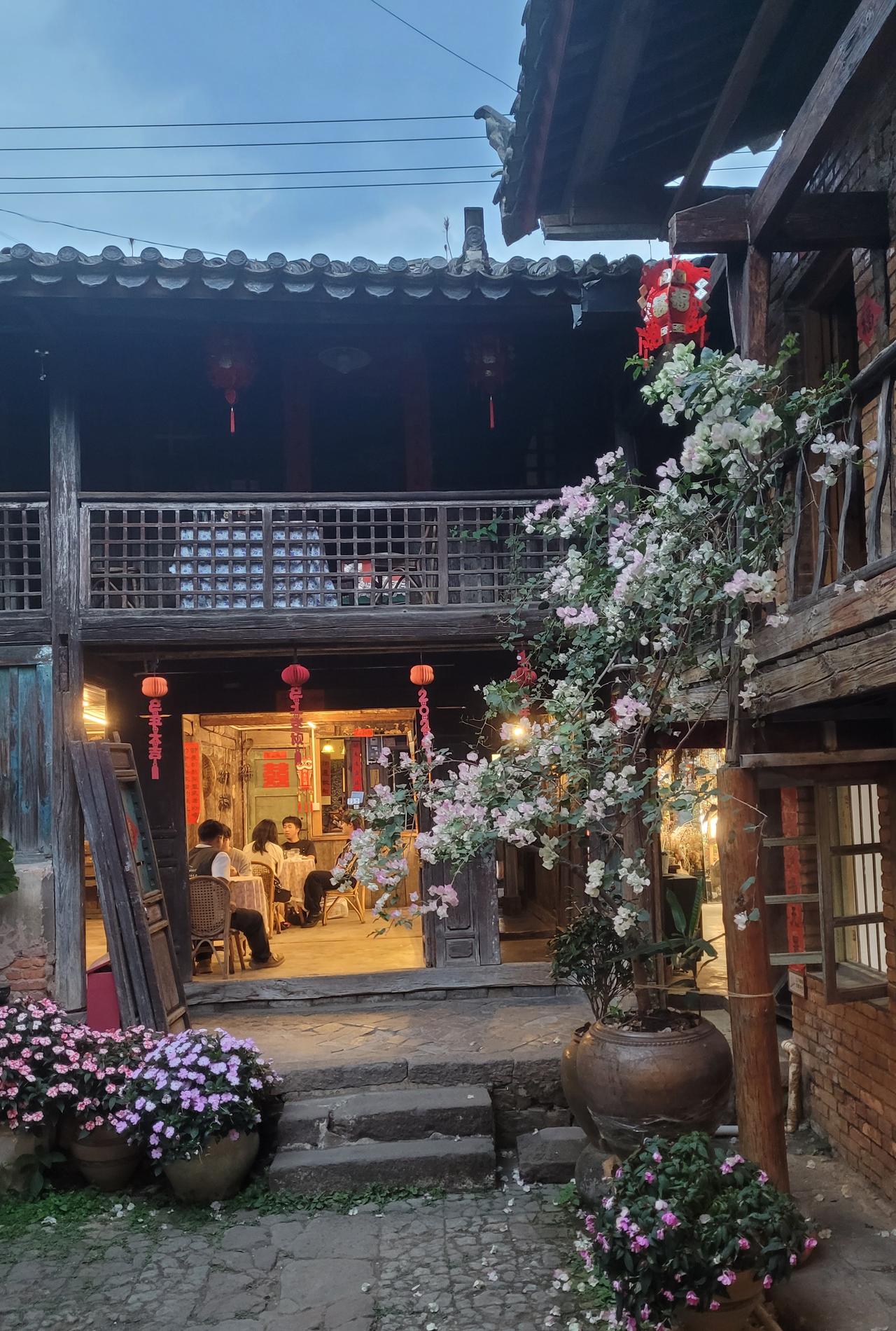 今日北京天气良，云南普洱市也良，但比北京远山清晰，更加蓝天白云。我记得北京出现这