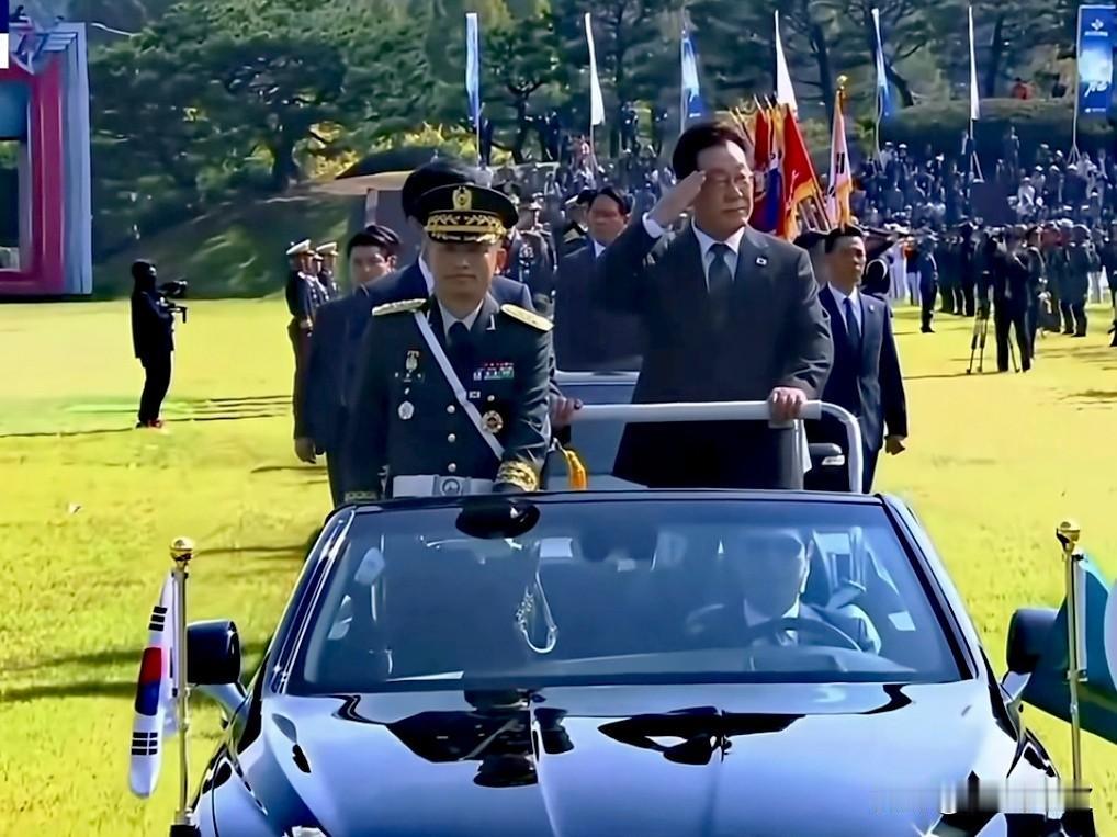 美日韩菲四国，10月1日都干了些啥？

1、10月1日，美国当地时间9月30日，