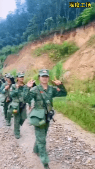 果敢同盟军根据地红岩乡才36平方公里，要想打大仗，不仅男性要当兵，女人也要扛枪参