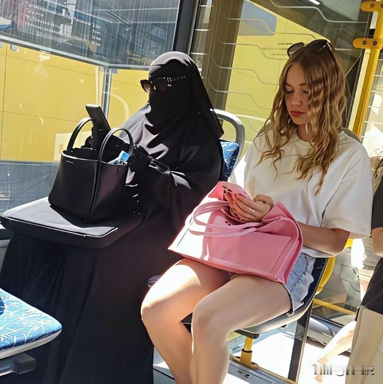 就问你
你喜欢哪一个[呲牙][灵光一闪][灵光一闪]