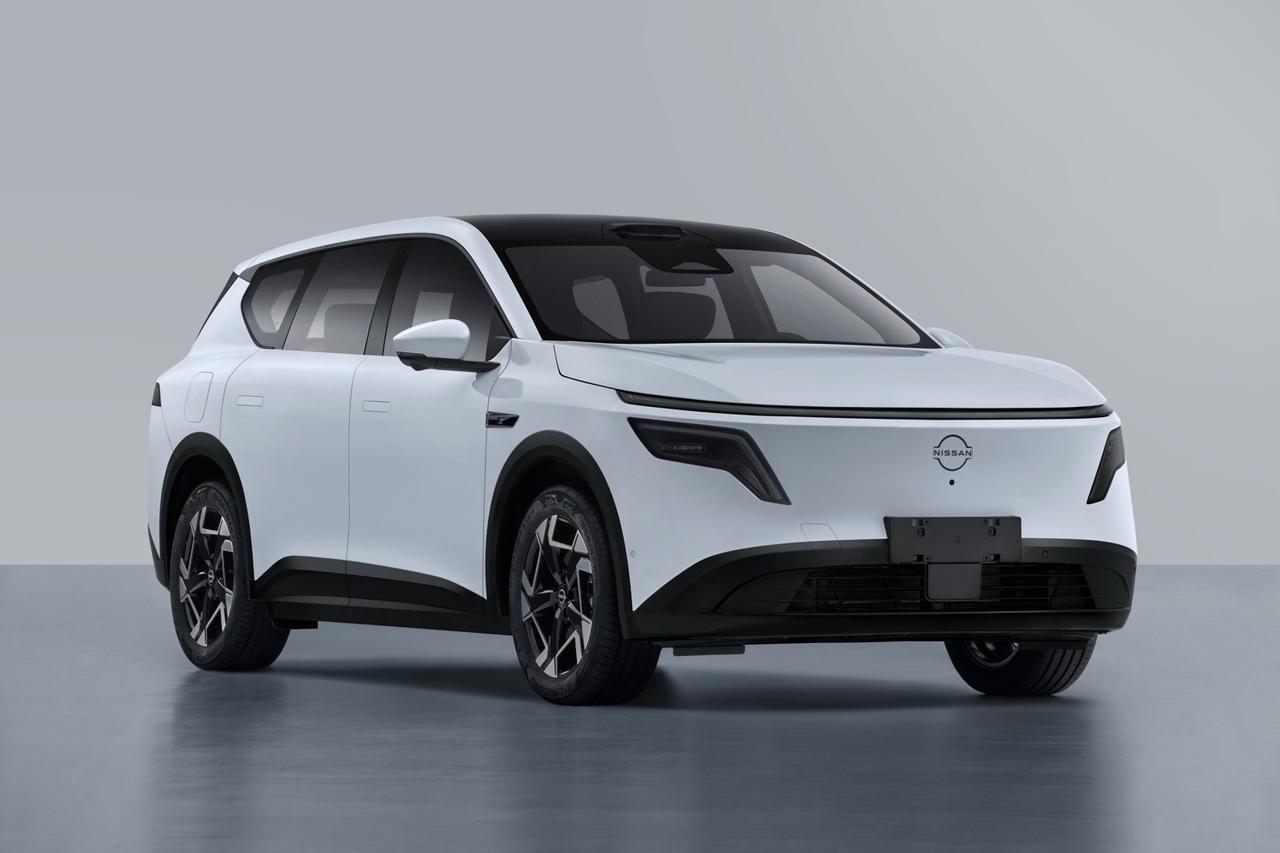 4870*1920*1680mm，轴距2917mm
大五座SUV
轮毂：R18-