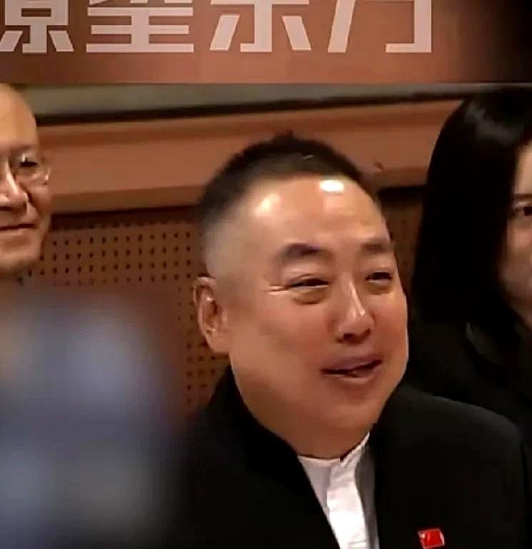喷子们看看吧，刘国梁的地位又升高了！

刘国梁在联合国运动会现场那叫一个燃！

