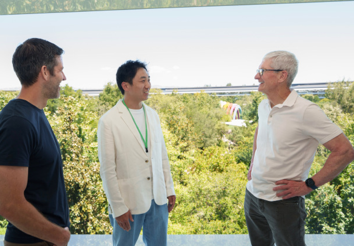 近日，泡泡玛特创始人王宁率核心团队探访苹果总部 Apple Park，现任CEO