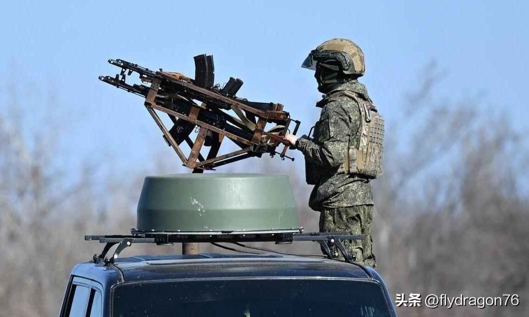 🇷🇺俄罗斯联邦武装力量一支机动火力小组的四联装AK-74M自动步枪组成的反无