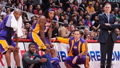 【与德安东尼体系不合？乔丹-希尔：他走了我才留湖人】10月24日，据NBC报道，