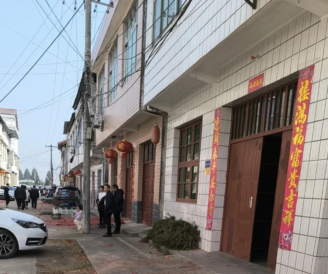 60多岁的老头子还在拼命赚钱，这到底是为了啥？每每想到我那朋友的遭遇，我就唏嘘不