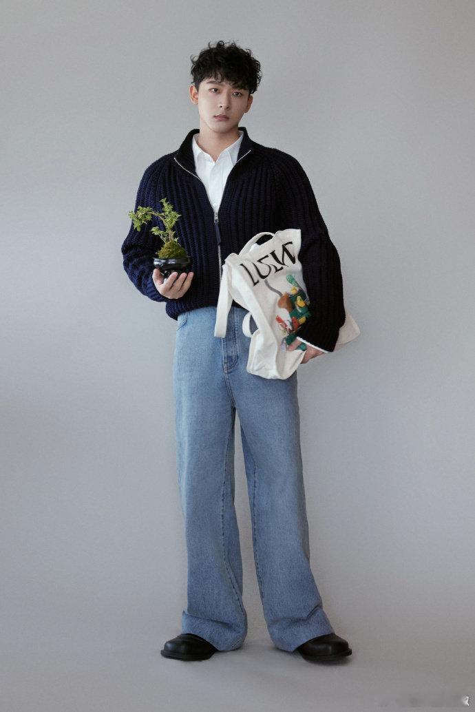 loewe今日活动现场明星造型穿搭，杨幂、吴磊、章昊、张晚意、卢昱晓、陈昊森 ​