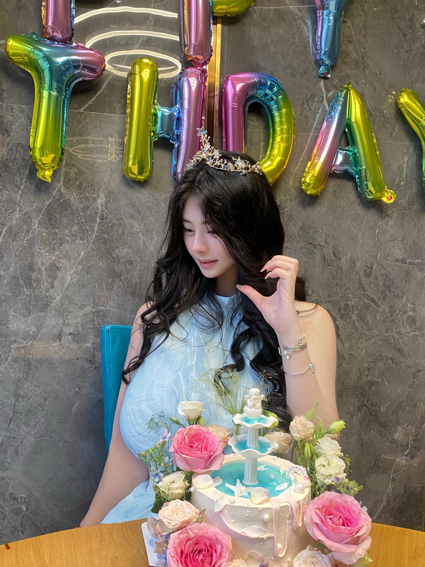 打开新一岁的剧本🎂。