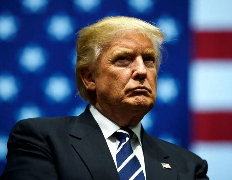 利益作祟！
美国企业竟帮中国打假？
敌中有我我中有敌！


走私这事，
把水搅浑