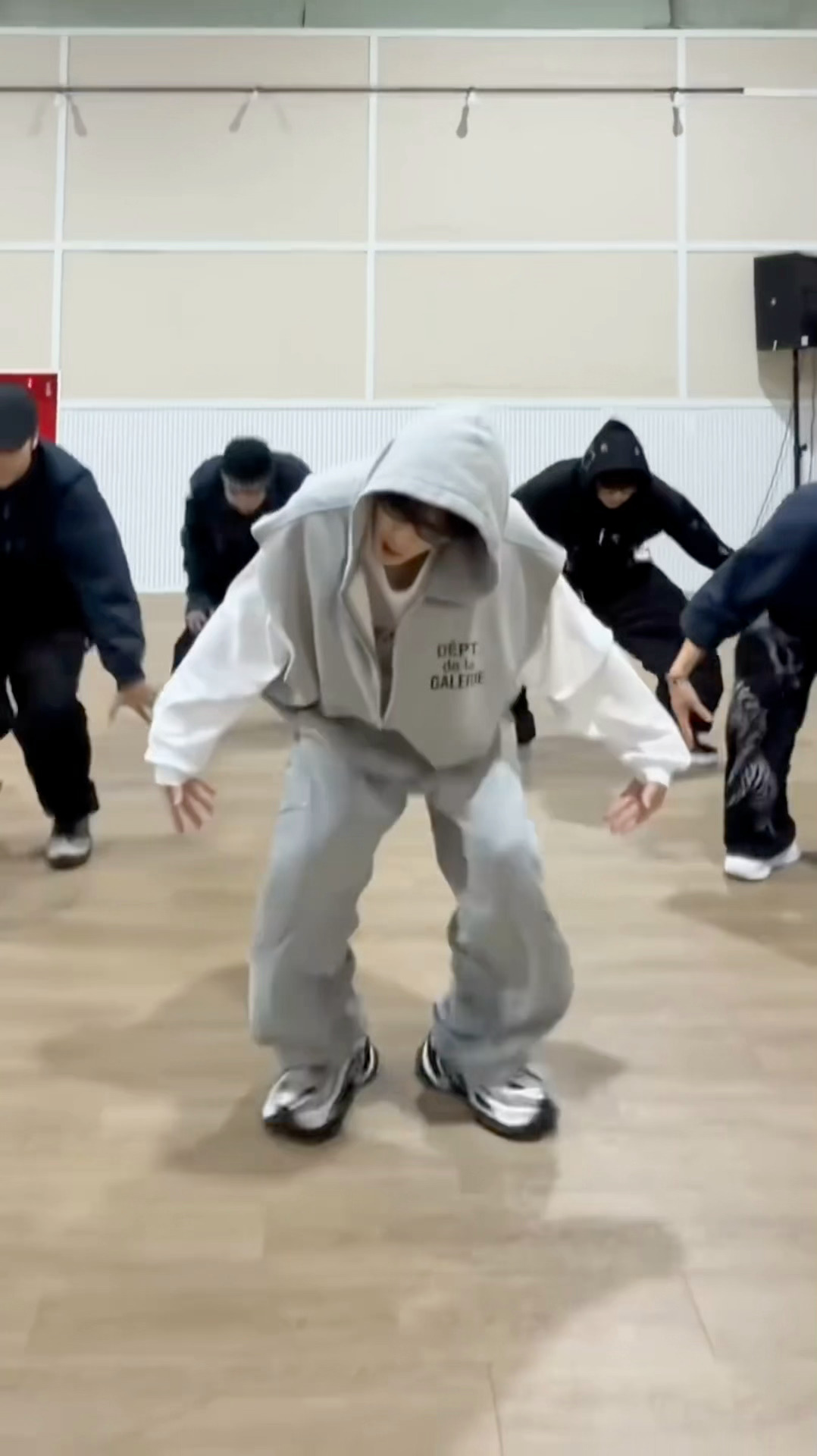 檀健次跳deadreflex勾手舞檀健次勾手舞营业，实在太会跳了，多跳爱看