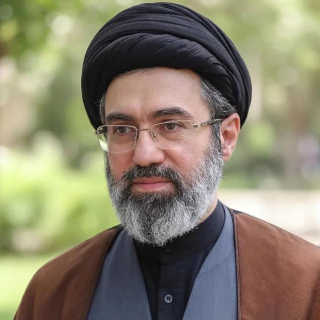 外界猜测伊朗新任最高领袖穆杰塔巴・哈梅内伊已离世。

穆杰塔巴·哈梅内伊的神秘“