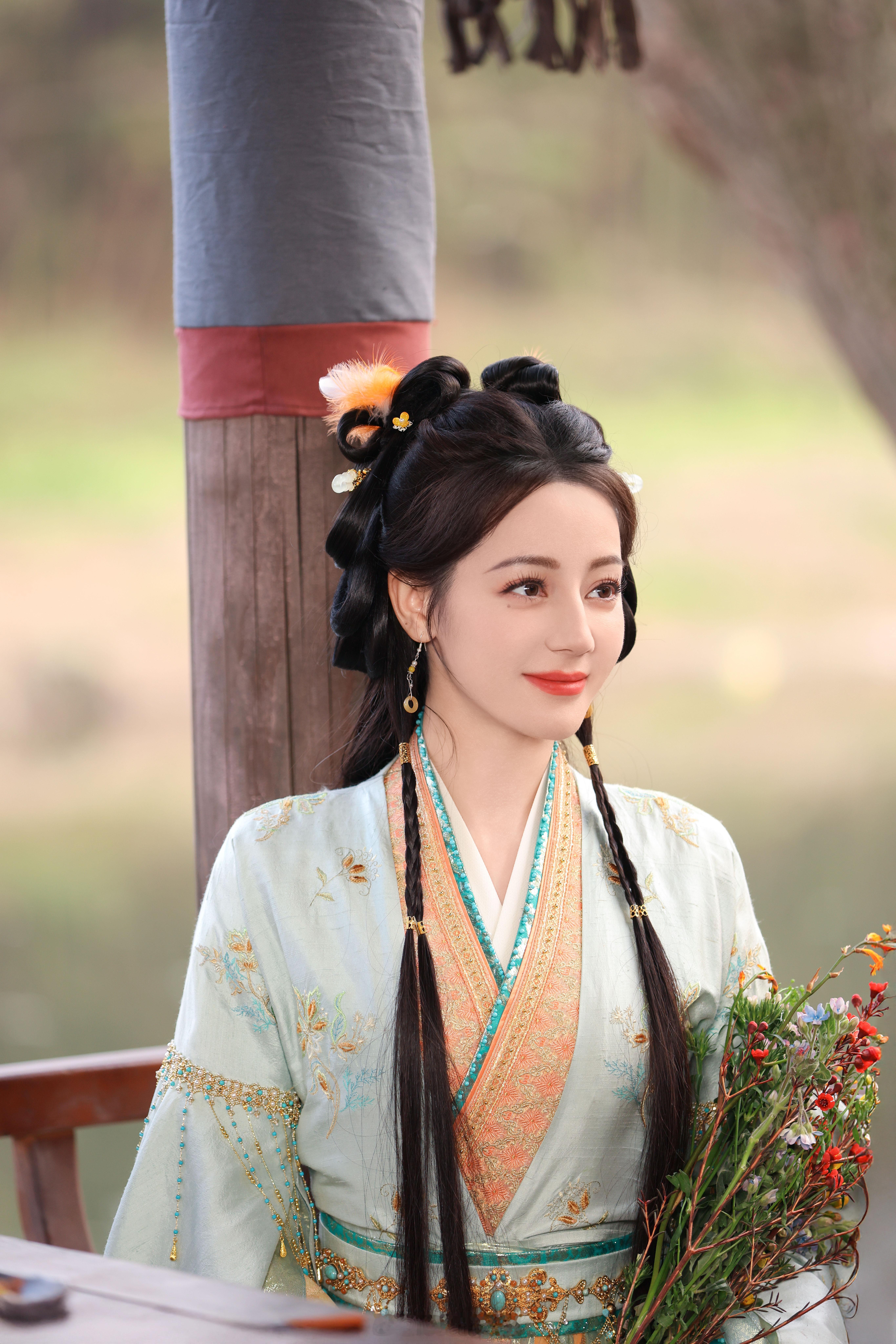 白日提灯里的贺思慕应该是近些年古偶里比较难得有深度的角色了！迪丽热巴贺思慕这个人