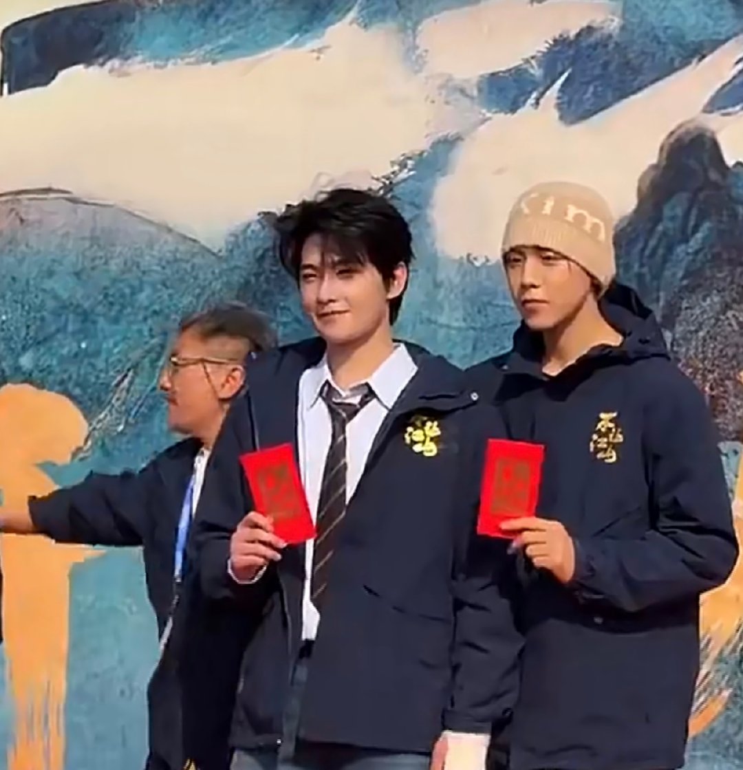 不让江山剧组发布声明 有人恶意揣测杨洋受伤源于剧组，今日声明澄清：伤为进组旧患，