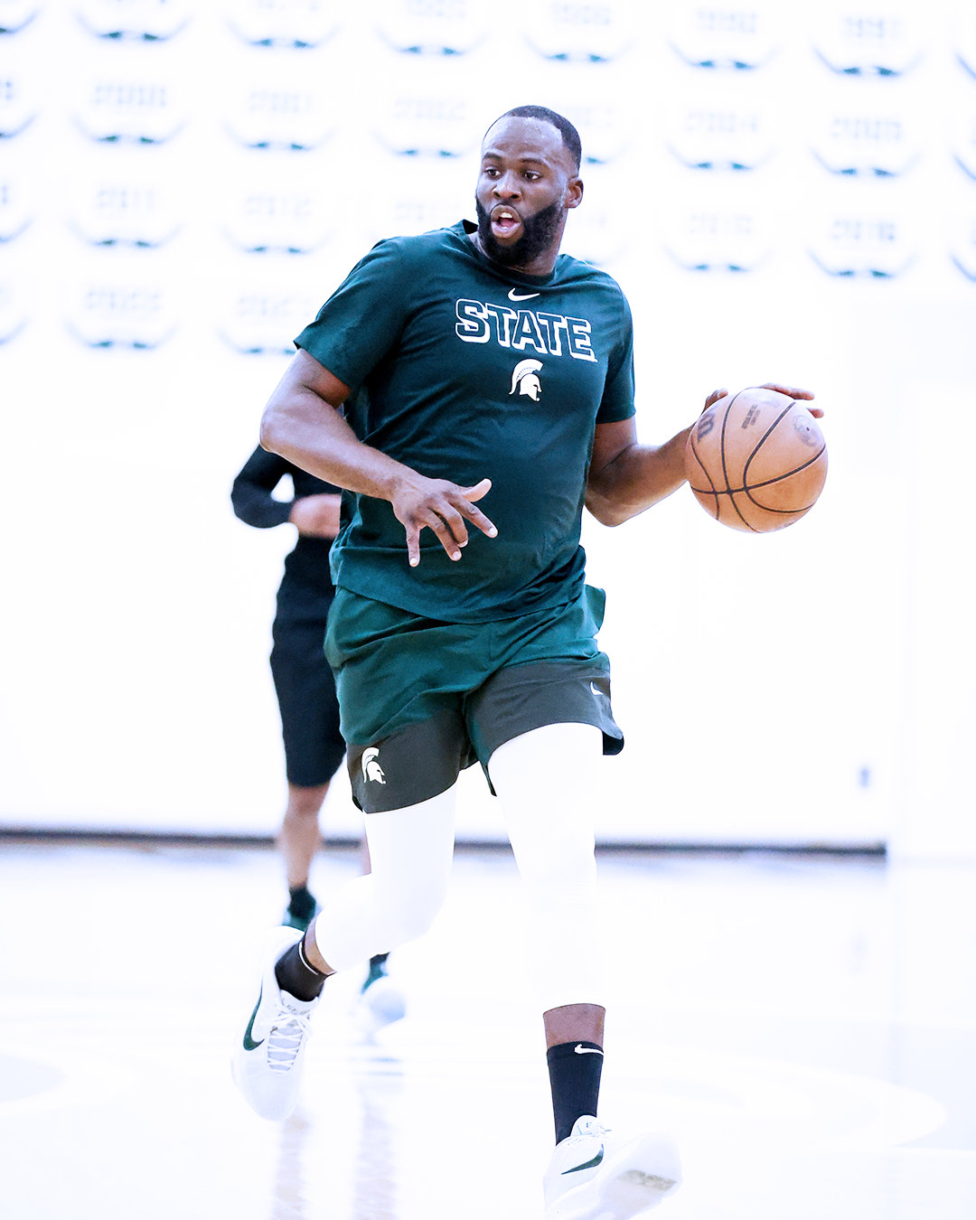 格林回到母校密歇根州立大学参加Grind Week训练🏀 ​​​