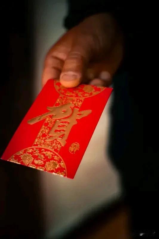 你会为省钱不回家过年吗 你会为省钱不回家过年吗？“省钱不回家过年”着实是个纠结的