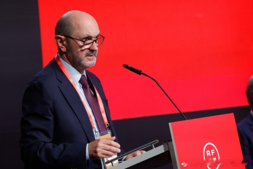 西班牙足协主席拉斐尔·卢赞确认，2030年世界杯决赛将在西班牙举行。在出席马德里