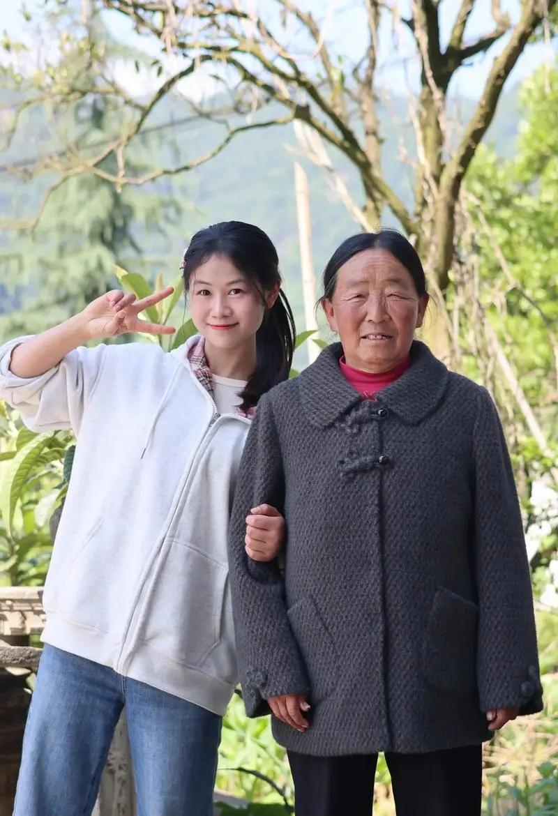 如果嫁给你，不要求你给彩礼，也不需要你买房子车子，只有一个要求，出嫁必须带上妈妈