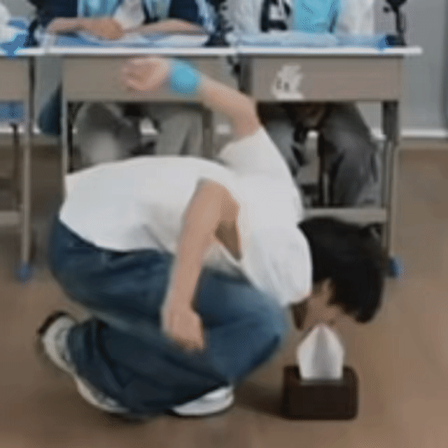 有没有人呢看到他嗷呜一大口