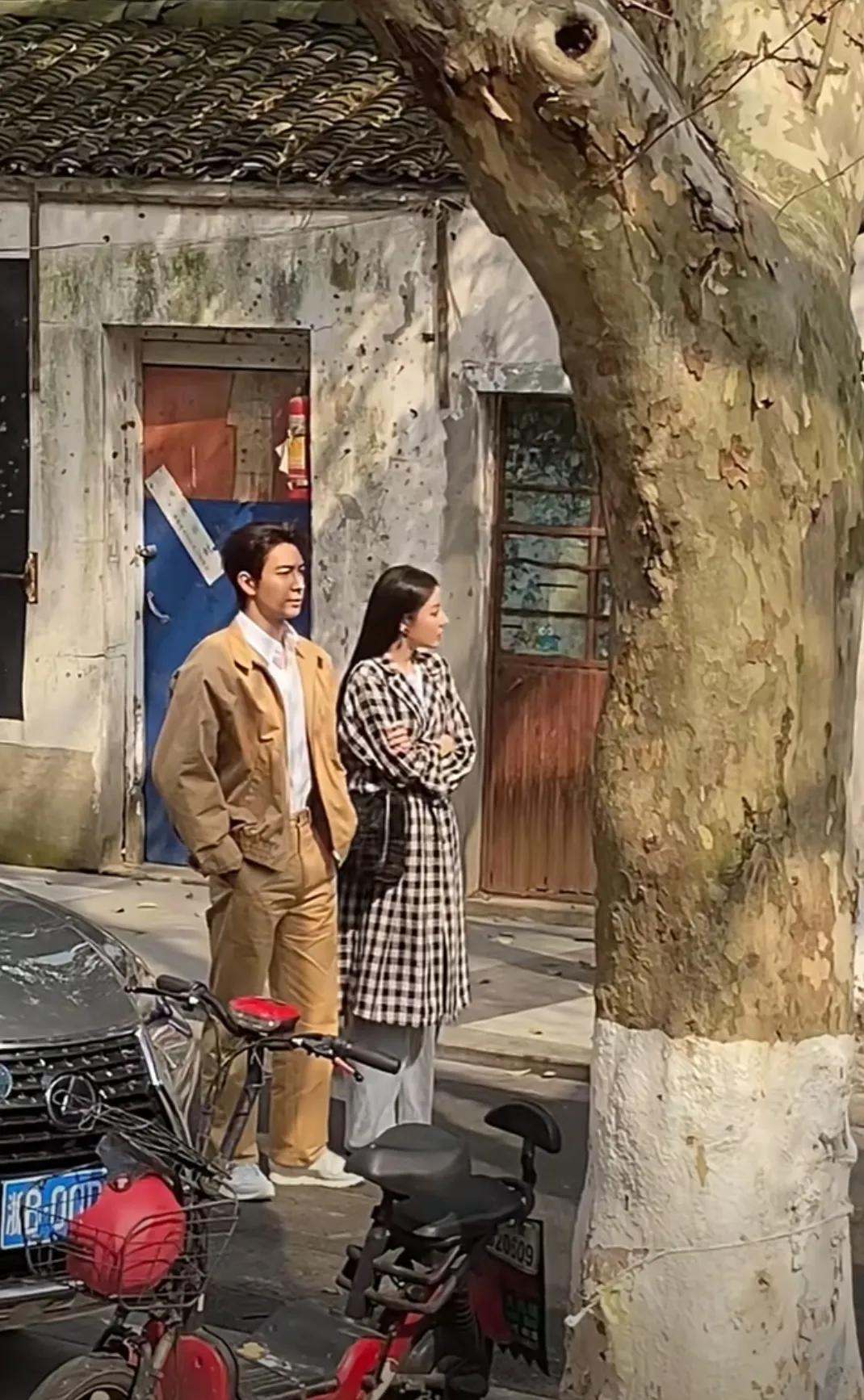 《枭起青壤》拍摄路透看到了陈星旭和迪丽热巴，两个人挺有CP感的，搞不懂为什么造型