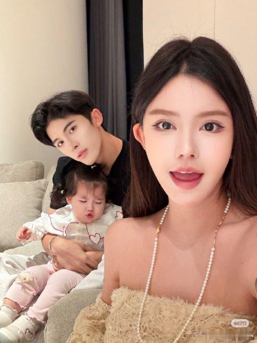 韩安冉宋浩然直播亲嘴家人们，最近韩安冉和宋浩然在直播中亲嘴这事儿可是闹得沸沸扬扬