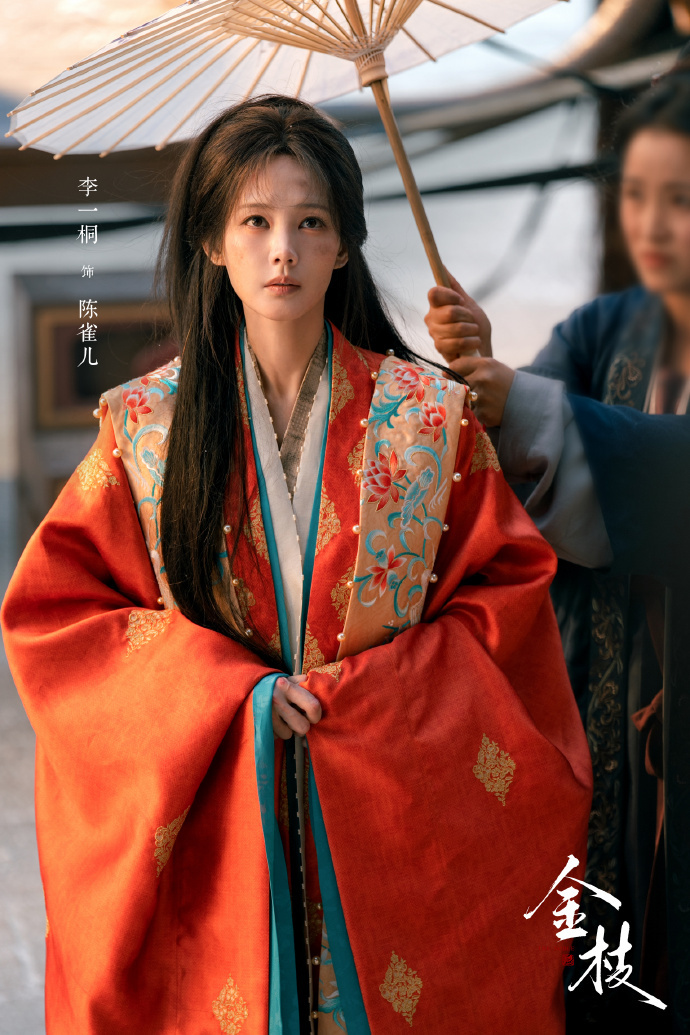 李一桐三月工作行程 李一桐于镜头内外织就春日华章 李一桐三月工作行程，于镜头内外