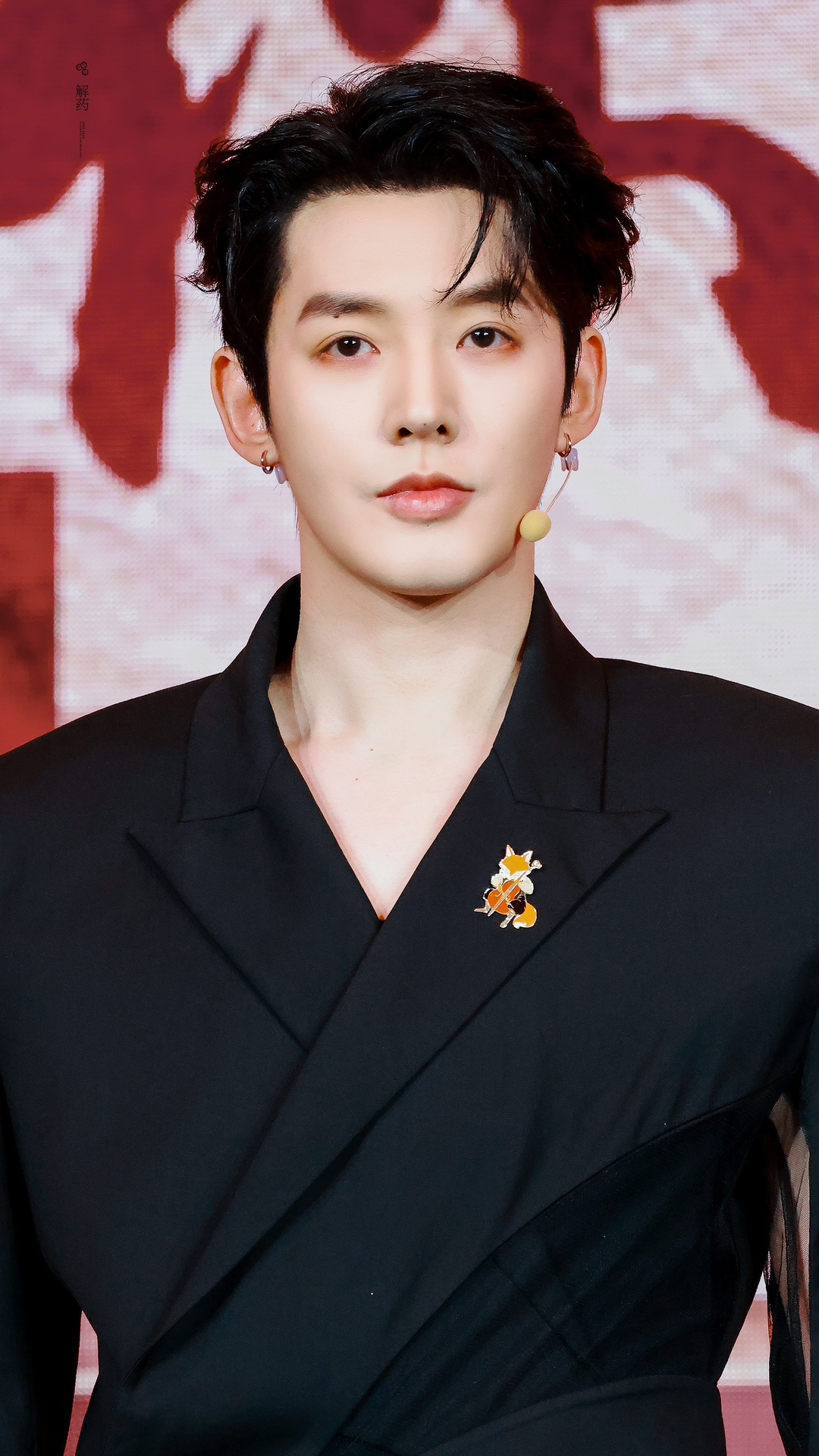 #邓为狐狸胸针#怼脸不要太优越！小狐狸🦊本狐，宽肩窄腰硬控我一分钟🙊#长相思