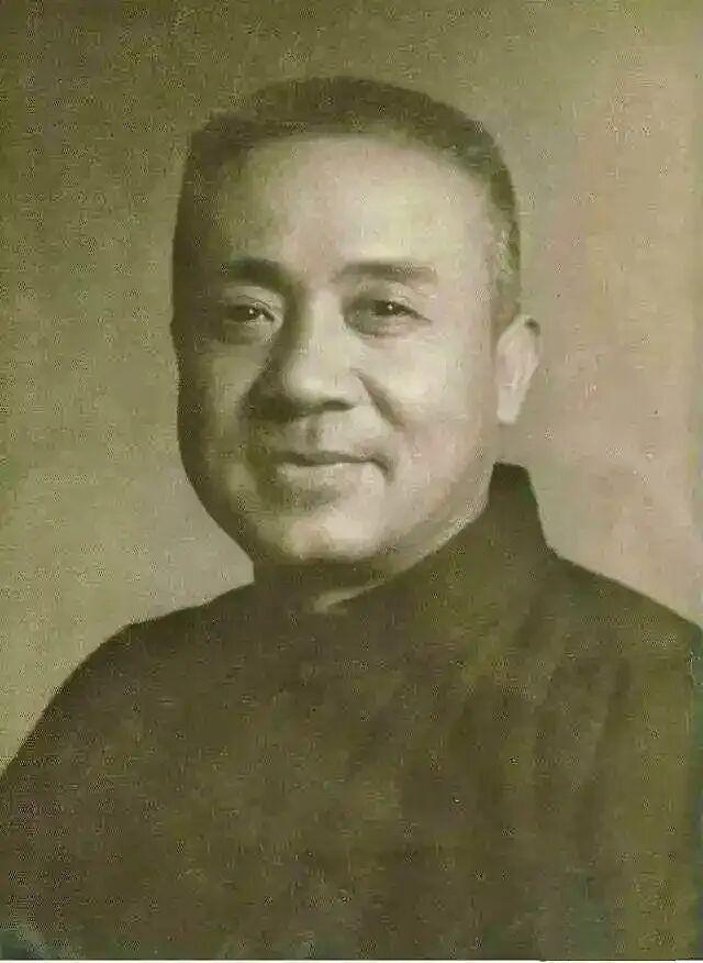 民国上海滩最赚钱的太极名师乐幻智


乐幻智名气远超不少同门武师，其实不是单纯拳