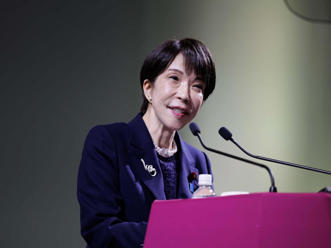 国会只剩8天倒计时！石破茂当众炮轰高市早苗，日本自民党内讧彻底摊牌，民粹减税背后