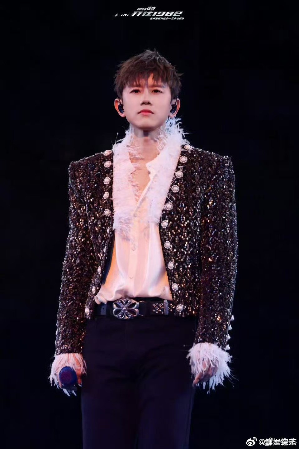 张杰鸟巢行程即将过半 张杰我们一起会更加精彩行程即将过半，精彩永不落幕，张杰用实