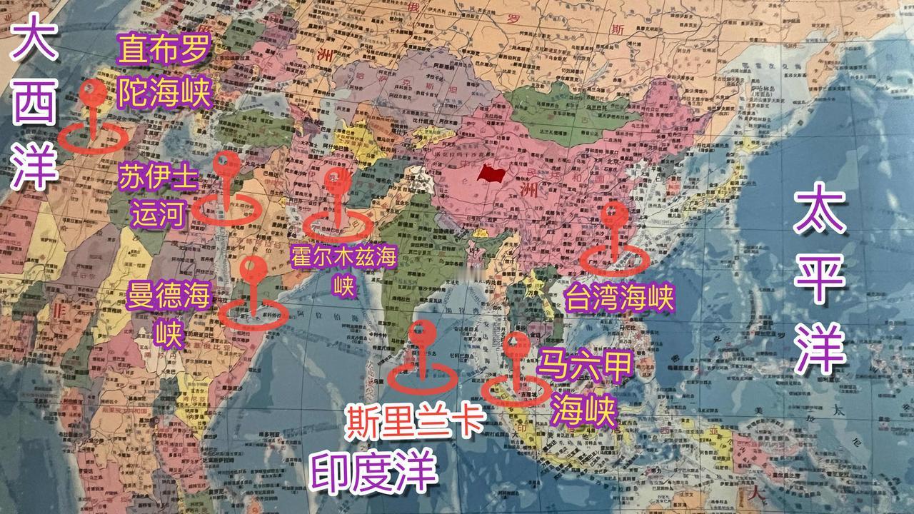 斯里兰卡为什么是“东方十字路口”呢？
地理位置方面：
它位于印度半岛南端，
它地
