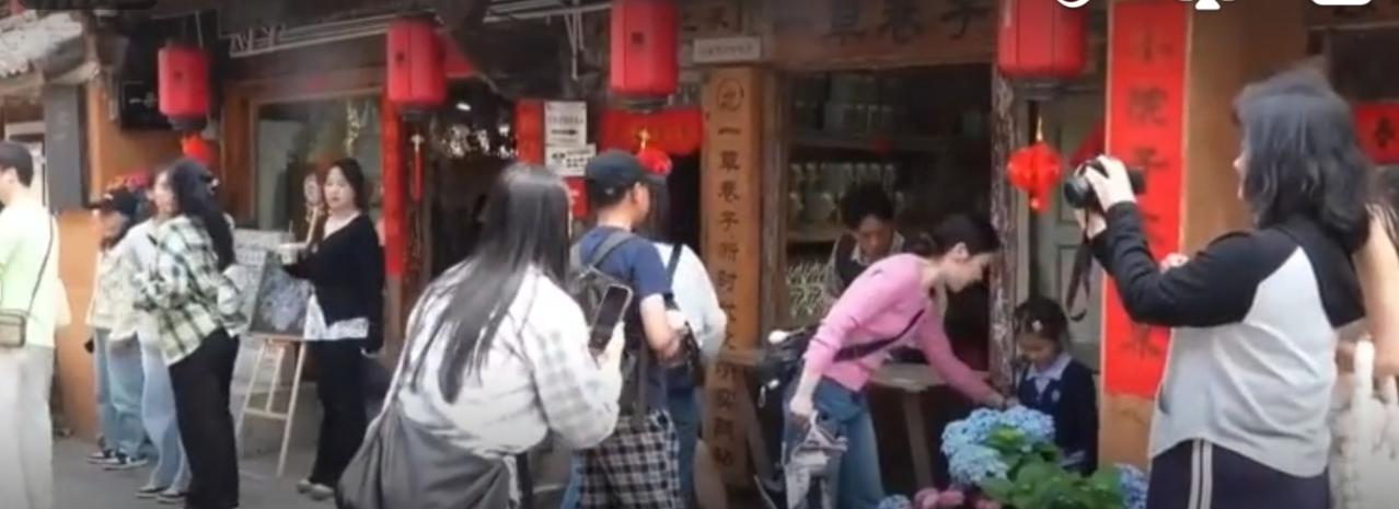 春风漫山野，繁花缀人间，各地文旅业态深度融合，打造出游新热点。春日研学火热启航，