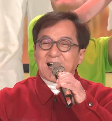 成龙官宣春晚义乌分会场 新年听龙叔的话吃好也喝好 2026年春晚义乌分会场 义乌