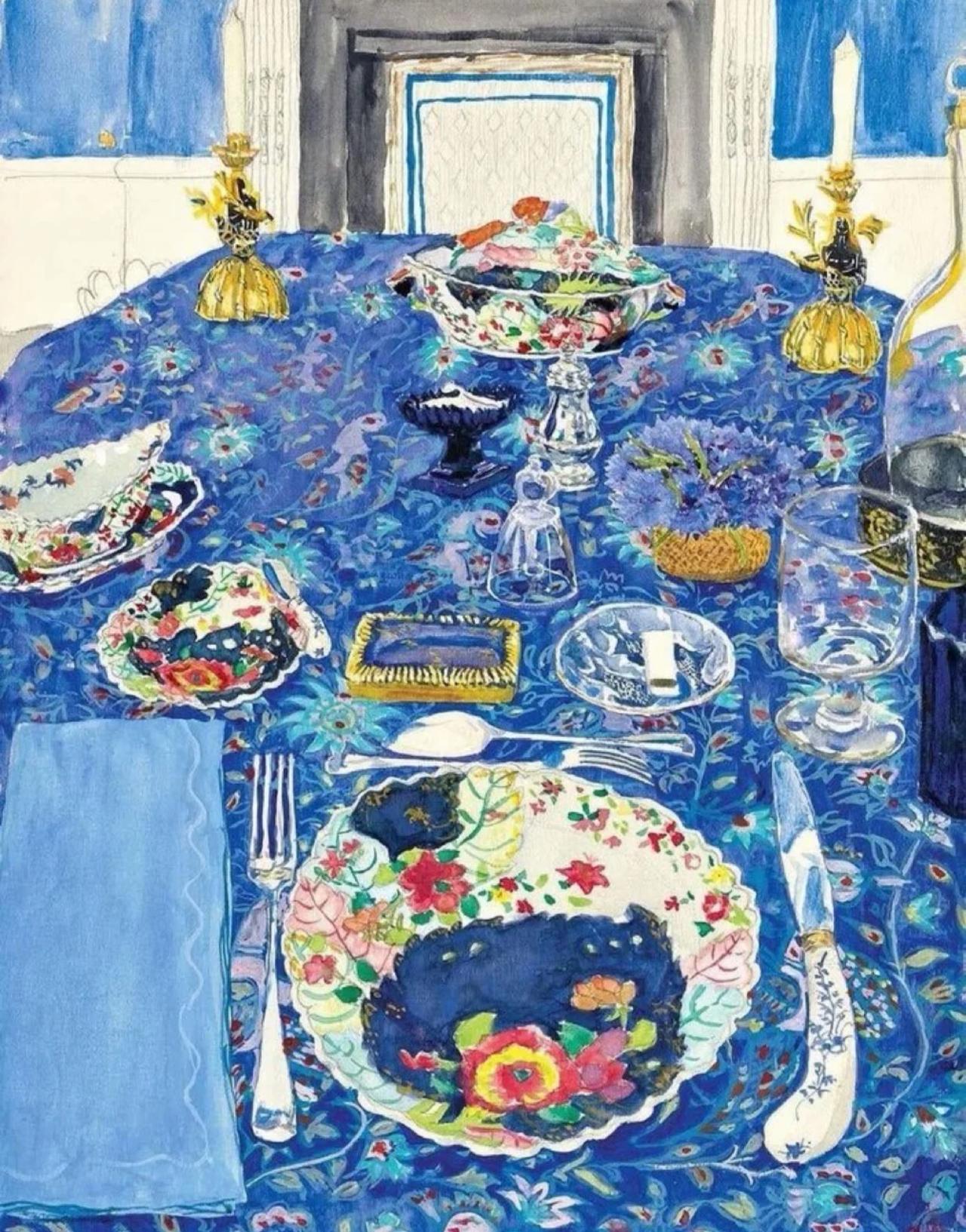 蓝色餐桌
一眼喜欢上这蓝色小碎花布的餐桌，餐具的花色也迷人，布灵布灵的闪耀，清新