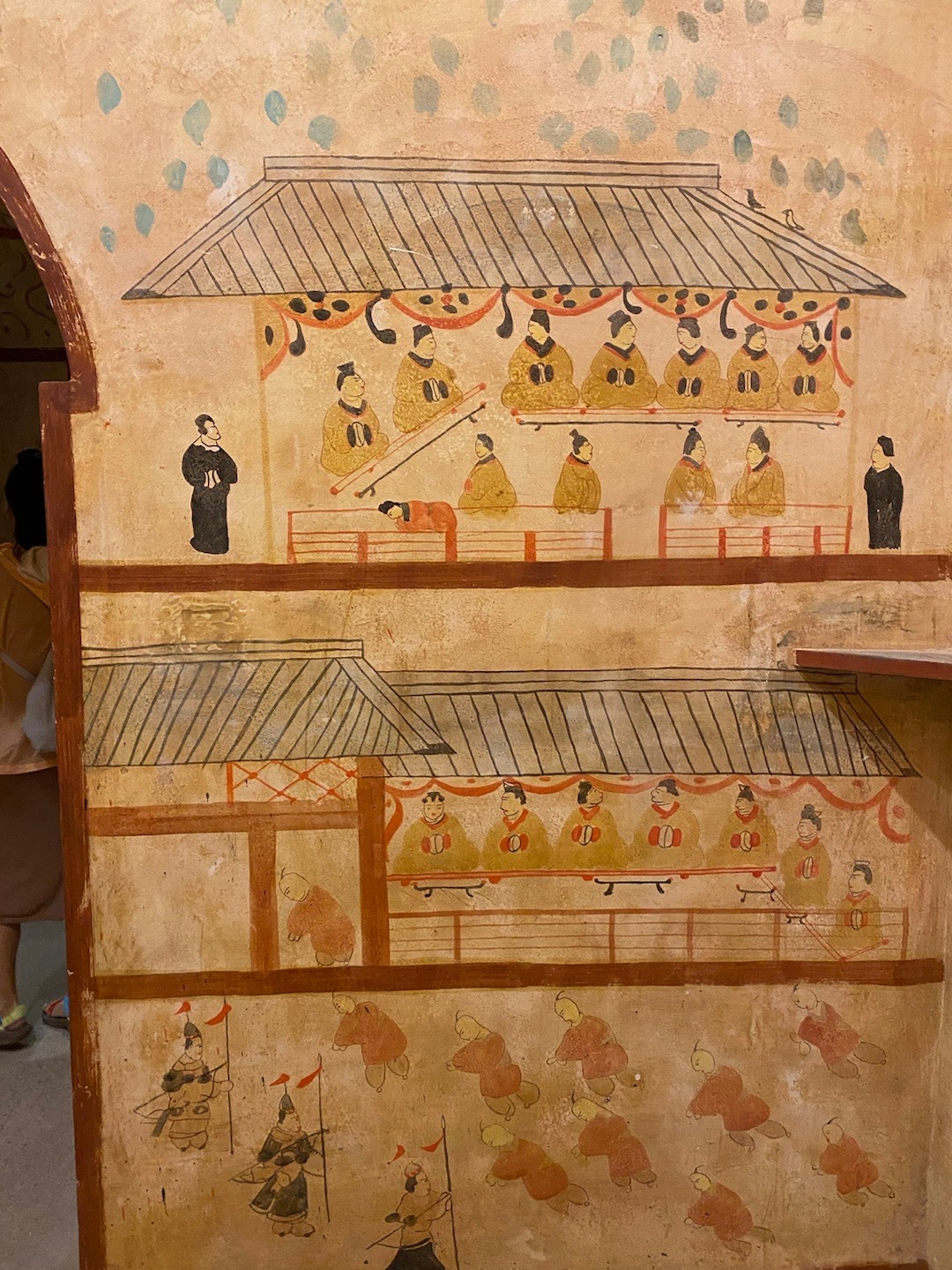 坐了一个多小时公交来盛乐博物馆看和林格尔东汉壁画墓，这个壁画风格太欢脱了，笔画既