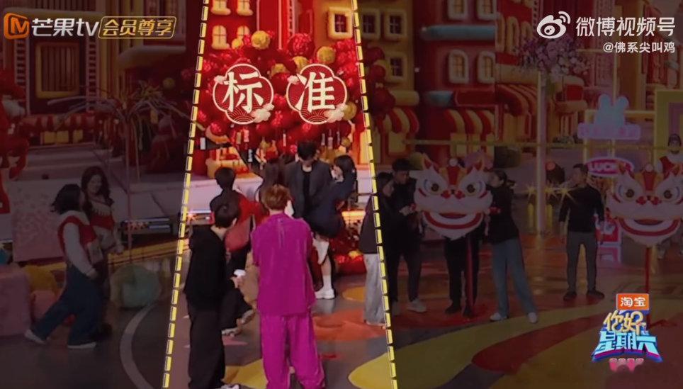 王嘉尔在线围观陈飞宇练舞 好六开场舞彩排时，陈飞宇和孙千在台上专注练习开场动作，