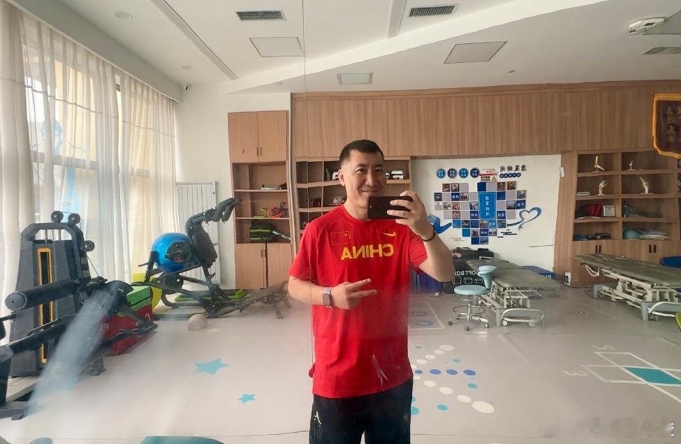 命运从不是未来的那个结果，而是此时此刻。好梦~~~ ​​​