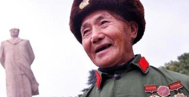 “我，奉孝同，曾是毛主席的警卫员。”2009年，一位老农为了给女儿治病，向相关部