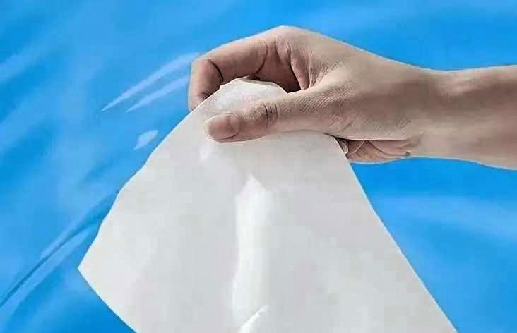 “万万没想到！”5月1日报道，浙江宁波，一女子因为有痔疮，排便后总觉得擦不干净，