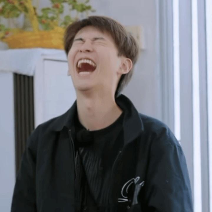 何浩楠上美食综艺狂吃倒瘦两斤吕严锐评何浩楠吃得多瘦的快天才厨人 何浩楠太离谱，《