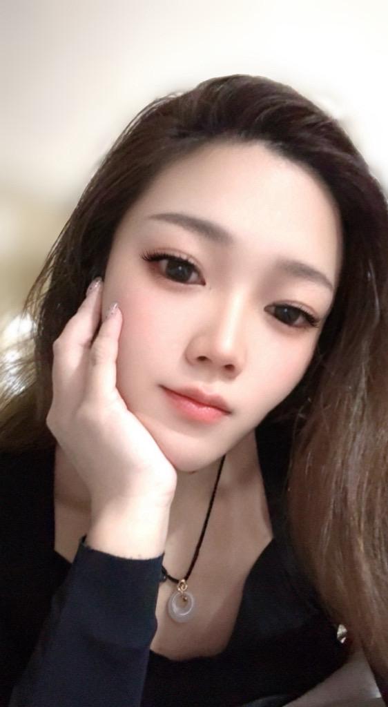 我想把自己养的软软糯糯的，开开心心的，每天穿的漂漂亮亮，说话温温柔柔的...