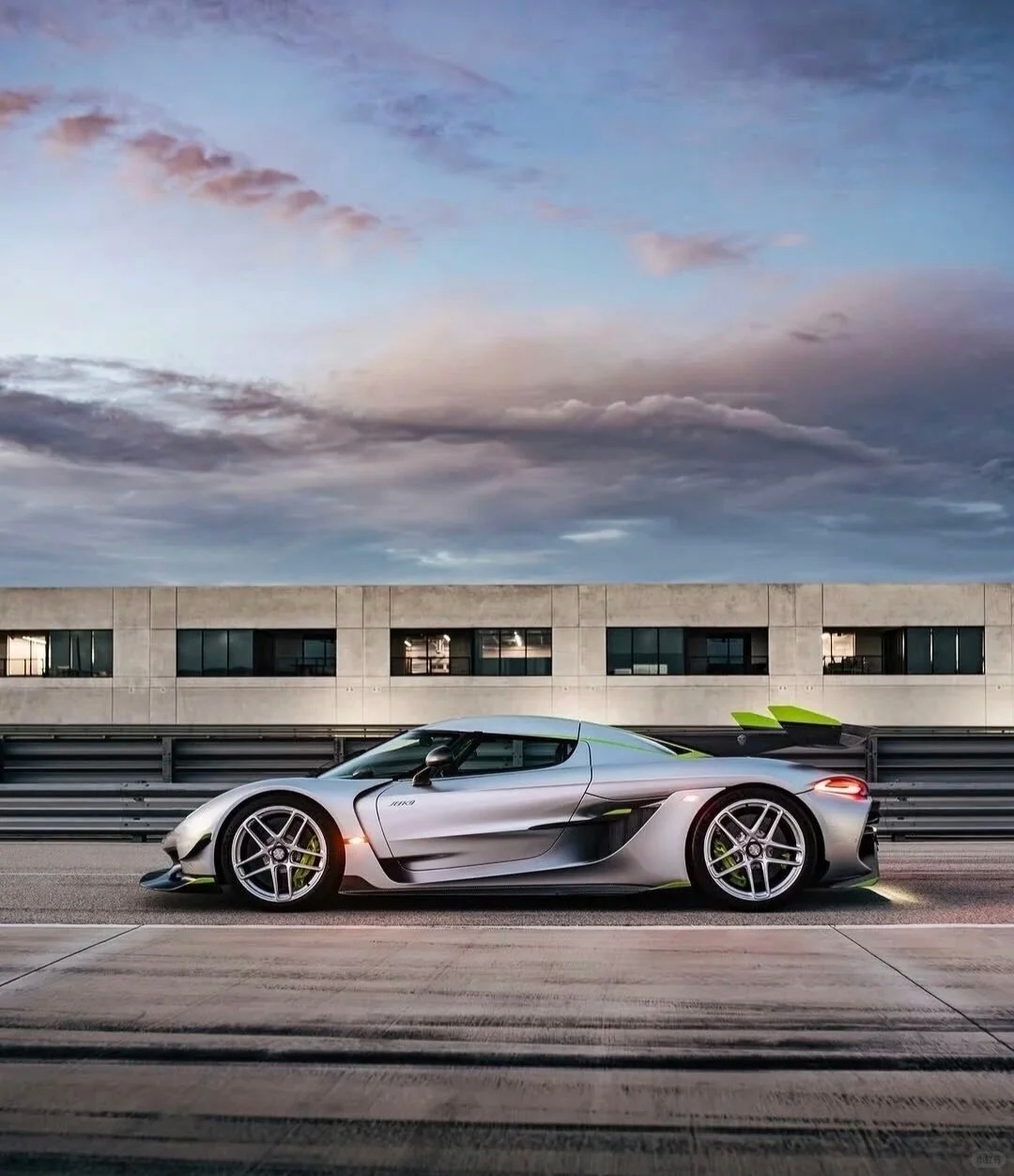 柯尼塞格 Jesko  Attack，银绿配色太会了绝美车片