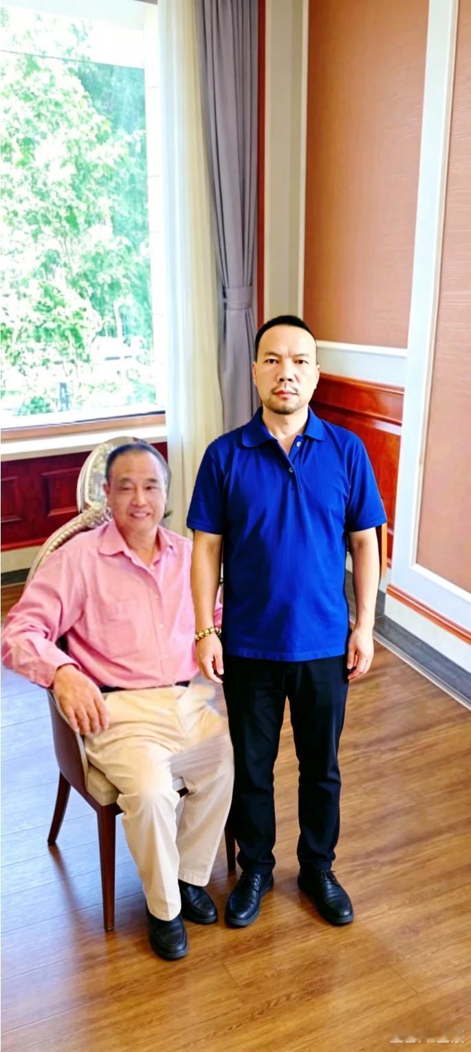 翻译者对诺奖《撒旦探戈》的过度抬爱没引起我多少感慨，倒是书名点燃了我题外的联
—