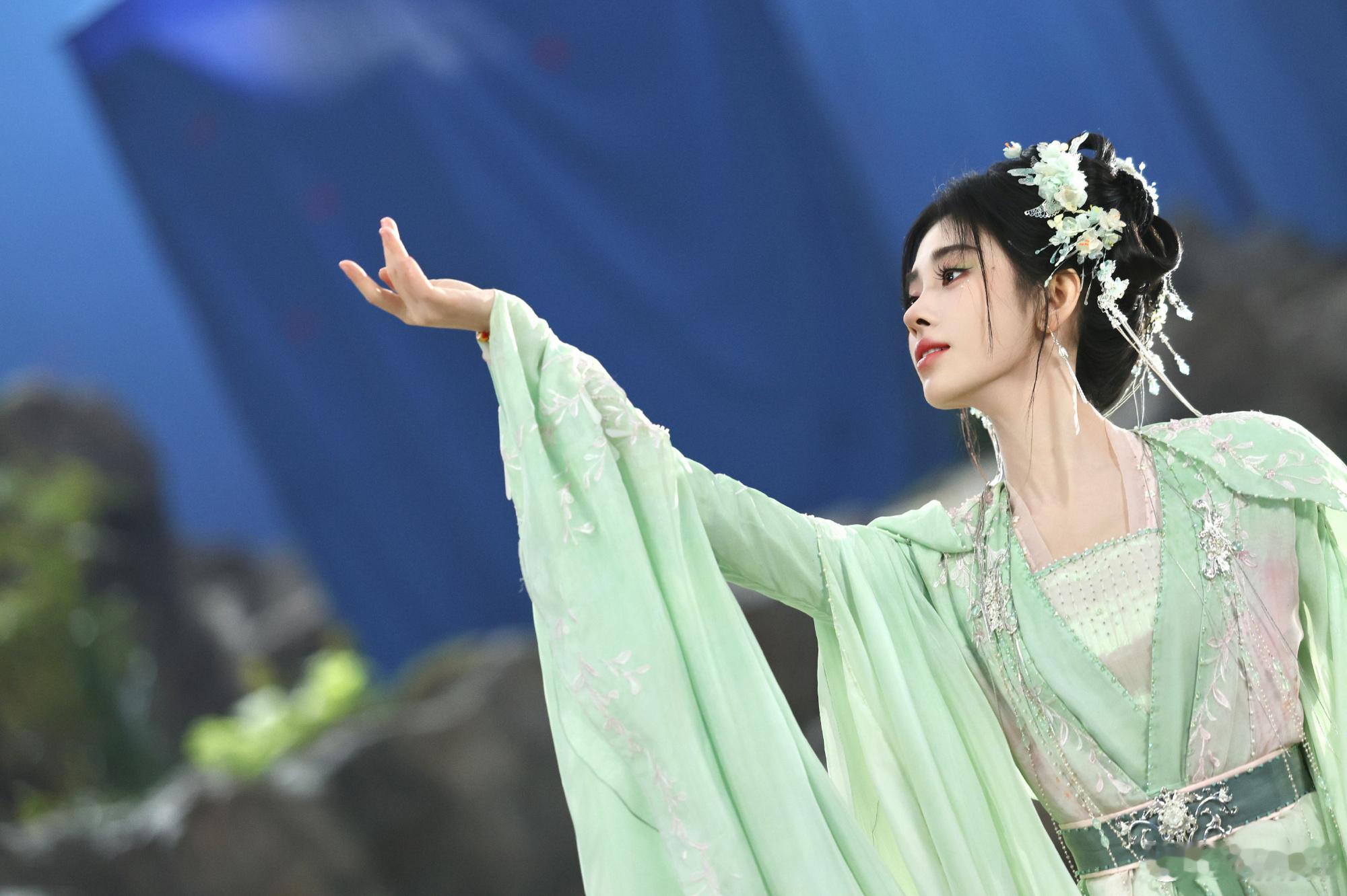 鞠婧祎姜黎非 jjy鞠婧祎千香你分享的那些日常 就是我努力生活的动力.