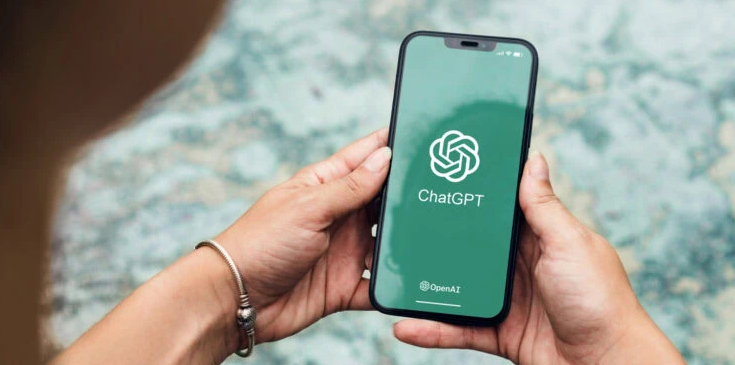 【研究称重度使用ChatGPT或致思维懒惰 并导致社交孤立】近日发表在《应用认知